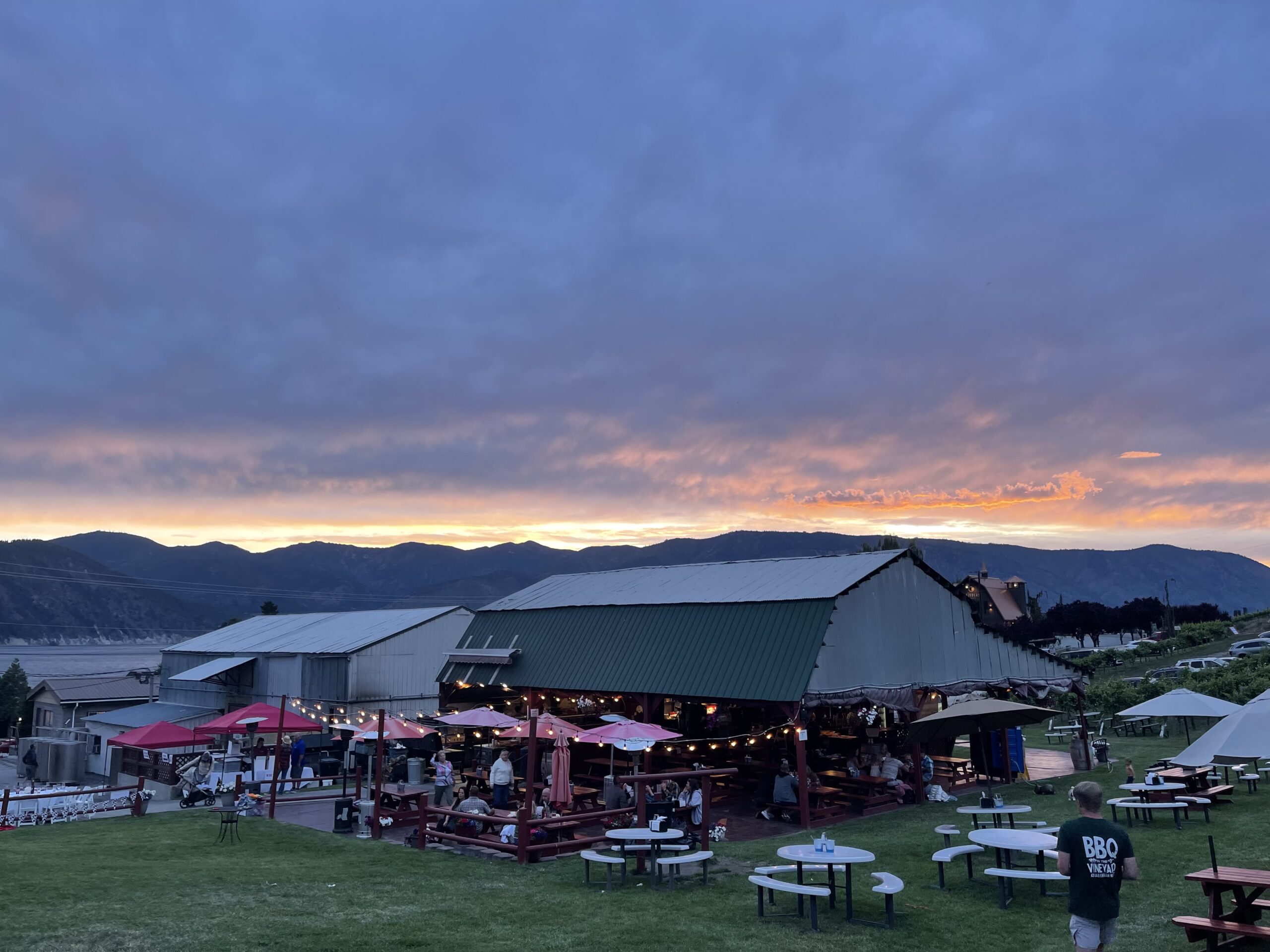 Lake Chelan Winery outdoor BBQ deck wine tasting experience